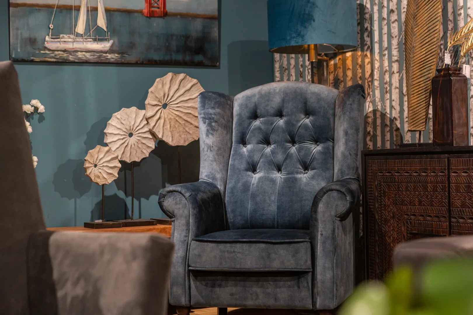 Landelijke woonstijl blauw fauteuil met patroon